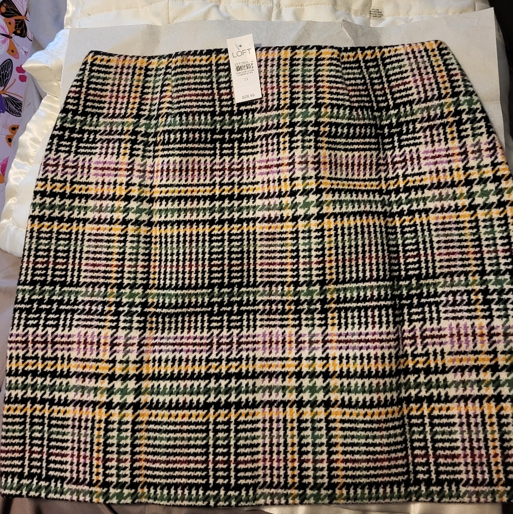 Super cute Loft skirt size 10
